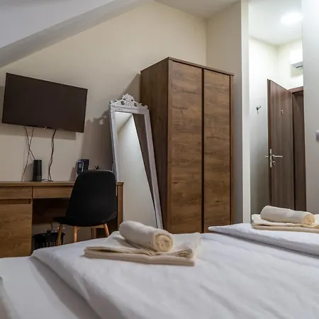 Bed & Breakfast Rozsa Etterem & Panzio 3*