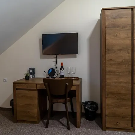 Rozsa Etterem & Panzio 3*