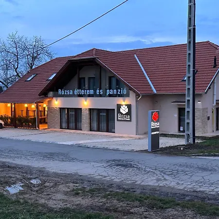 Rozsa Etterem & Panzio Oda ve Kahvaltı