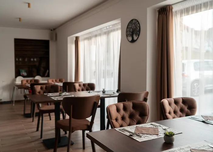 Rozsa Etterem & Panzio 3*