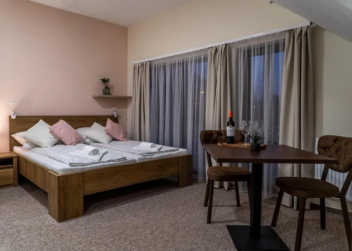 B&B Rozsa Etterem & Panzio Beci